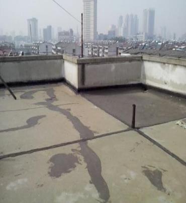 永仁漏水维修 楼顶漏水是什么原因，楼顶漏水维修方法是什么?